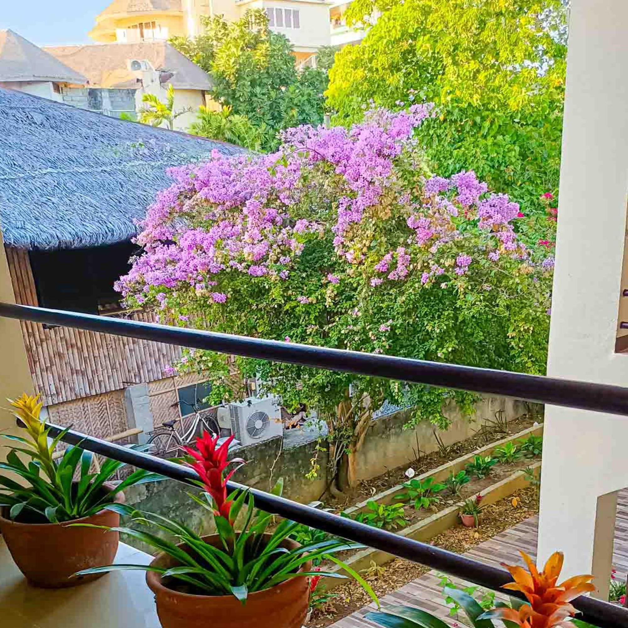 Lukay Las Brisas Balabag  Buitenkant foto