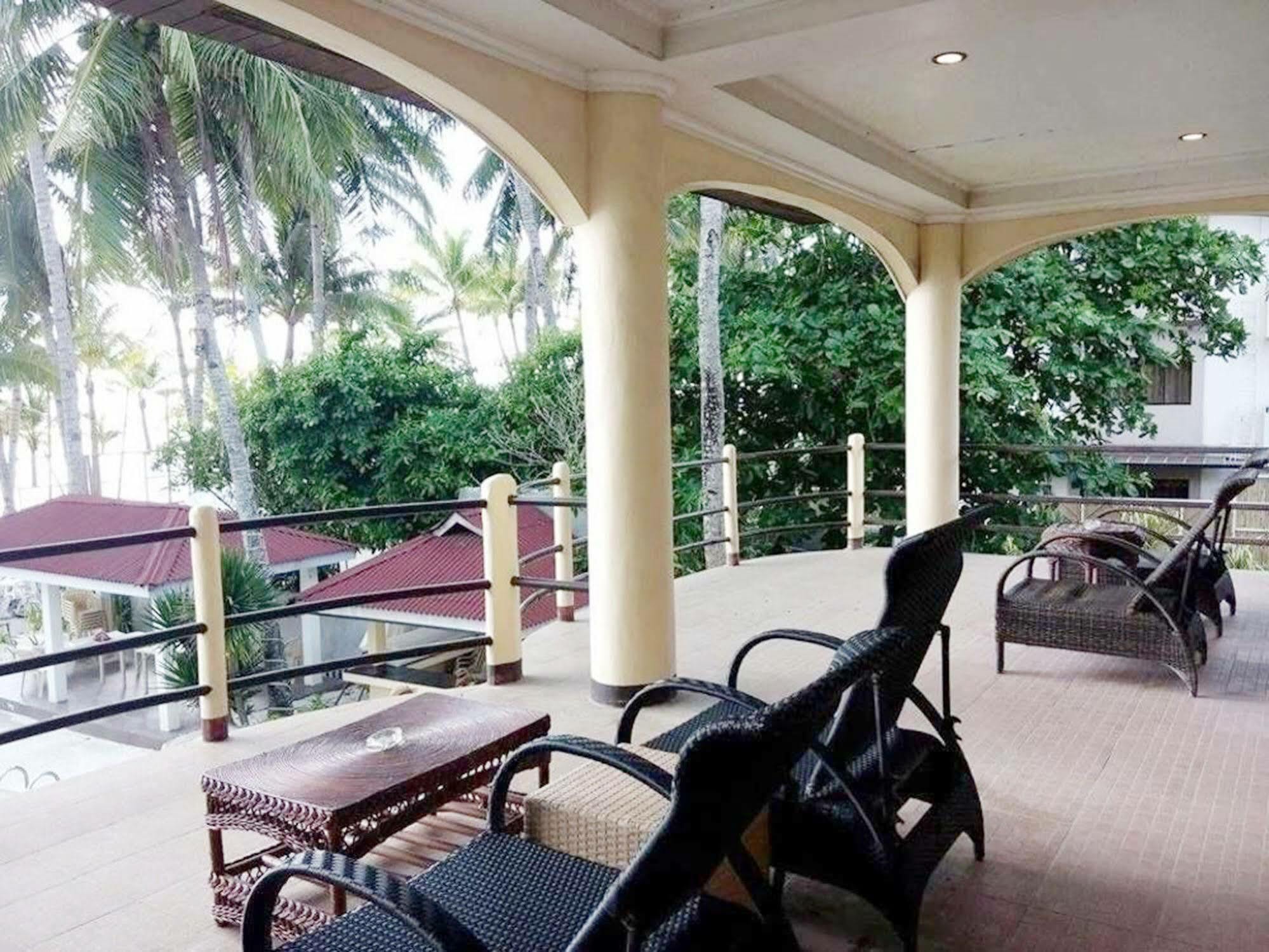 Lukay Las Brisas Balabag  Buitenkant foto